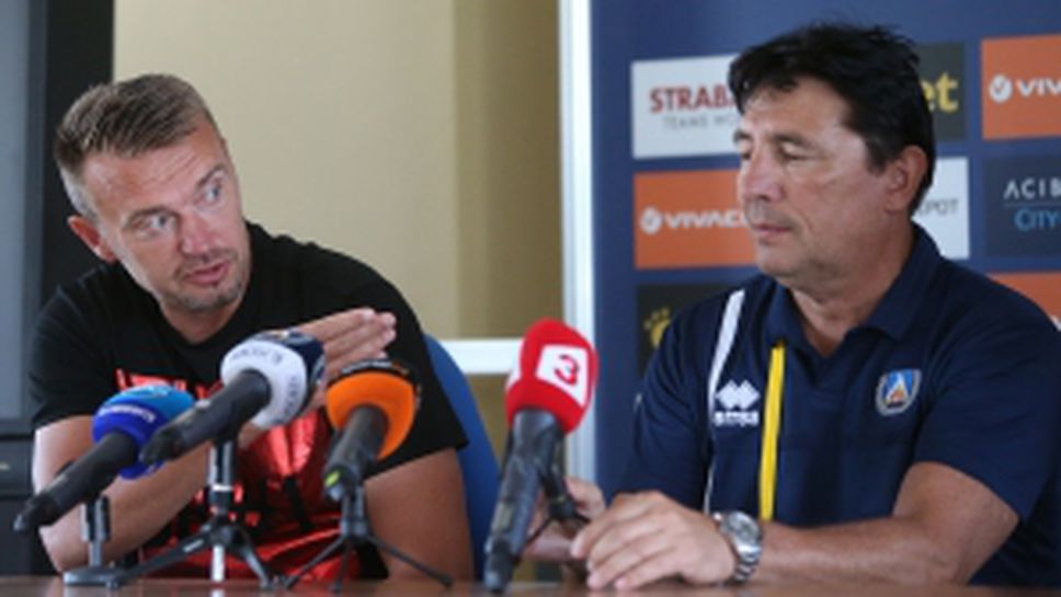 Пресконференция за сътрудничество между Левски и Каляри