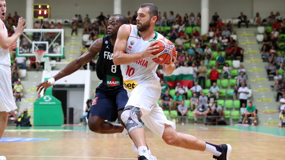 Ямбол обяви завръщането на Маринов с компилация от зверските му забивки