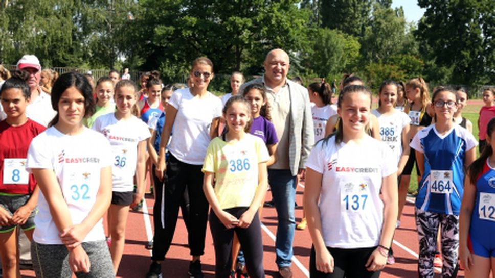 Министър Кралев даде старт на турнира “Тереза Маринова и приятели“