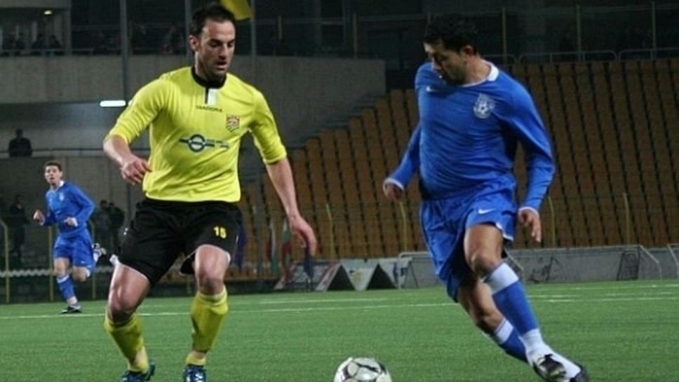 Апостол Попов се завръща в България