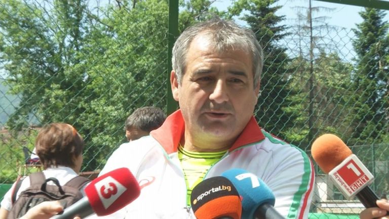 Лъчо Танев предложил трима за "синята" селекция