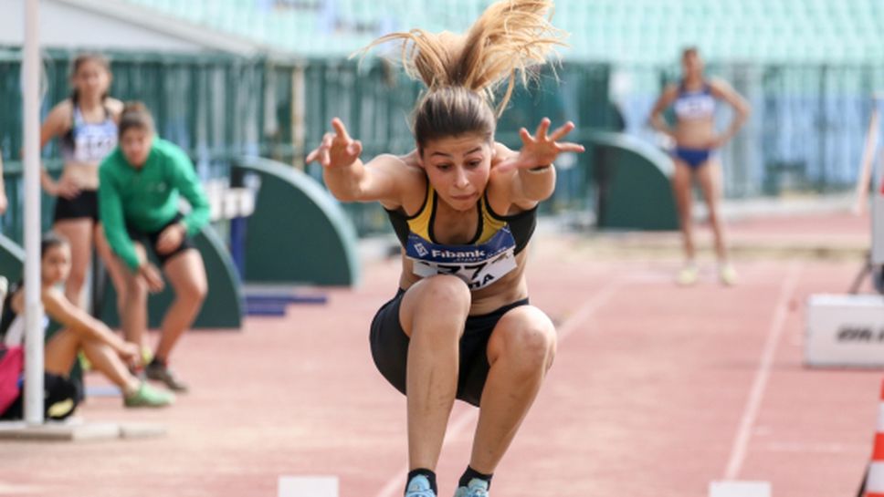 Александра Начева скочи 14.00 метра за №1 в света в тройния скок