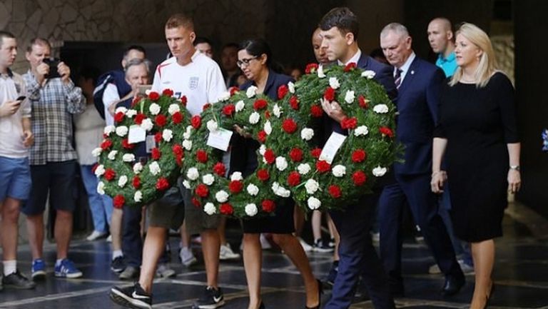 Английски фенове отдадоха почит на загиналите край Сталинград съветски воини
