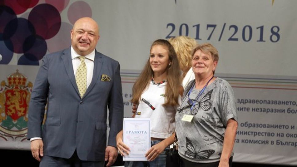 Министър Кралев: Спортът изгражда отборния дух и толерантността сред младите