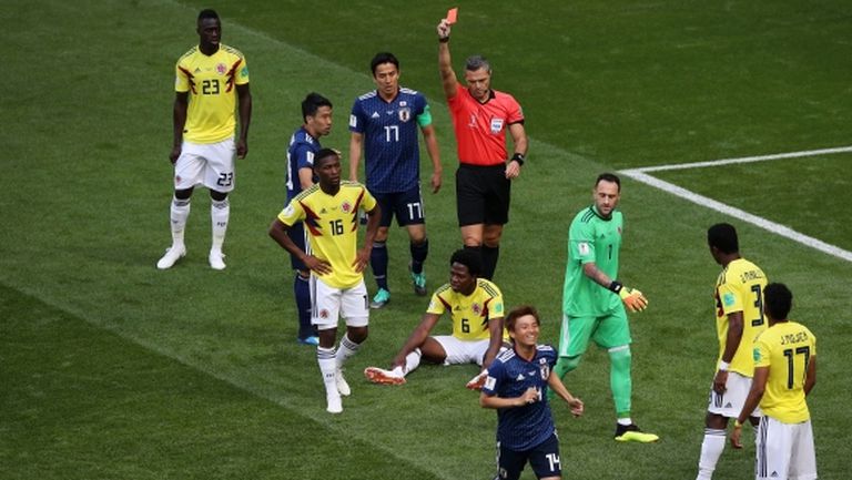 Смъртни заплахи за Карлос Санчес след червения му картон на Колумбия - Япония