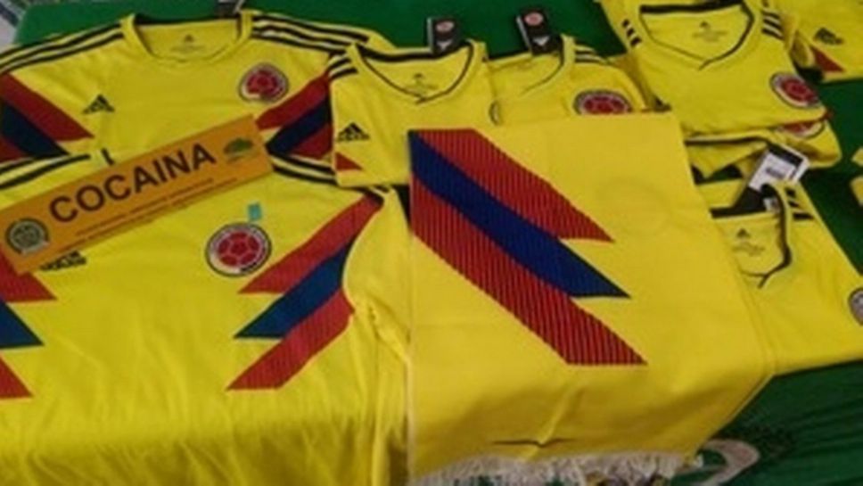 Полицията в Колумбия откри футболни фланелки, подплатени с кокаин