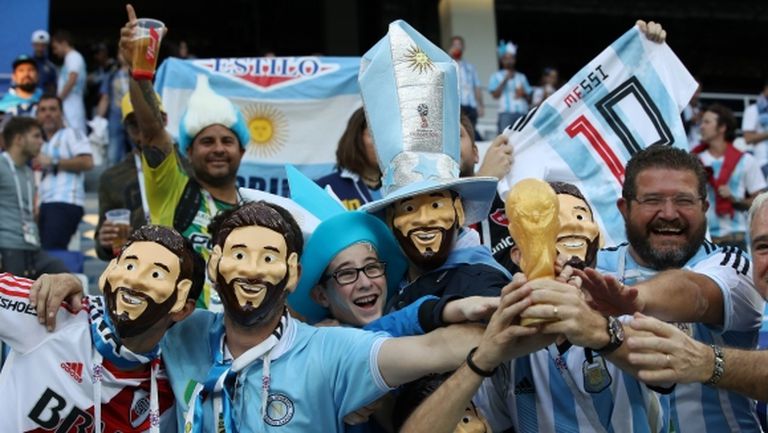 Още грозни сцени: Фенка на Аржентина наби бразилец (видео)