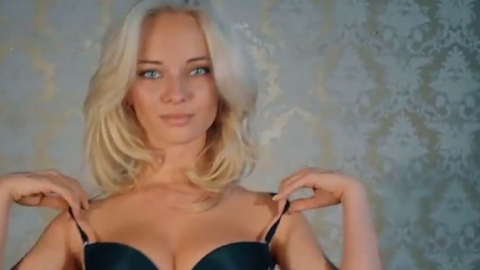 "Сън" изрови пикантни снимки на порноактрисата Наталия Немчинова