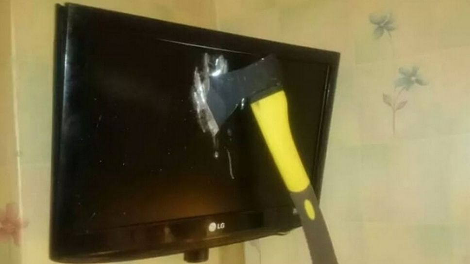 Николай Валуев разби телевизора си с брадва по време на мача с Уругвай