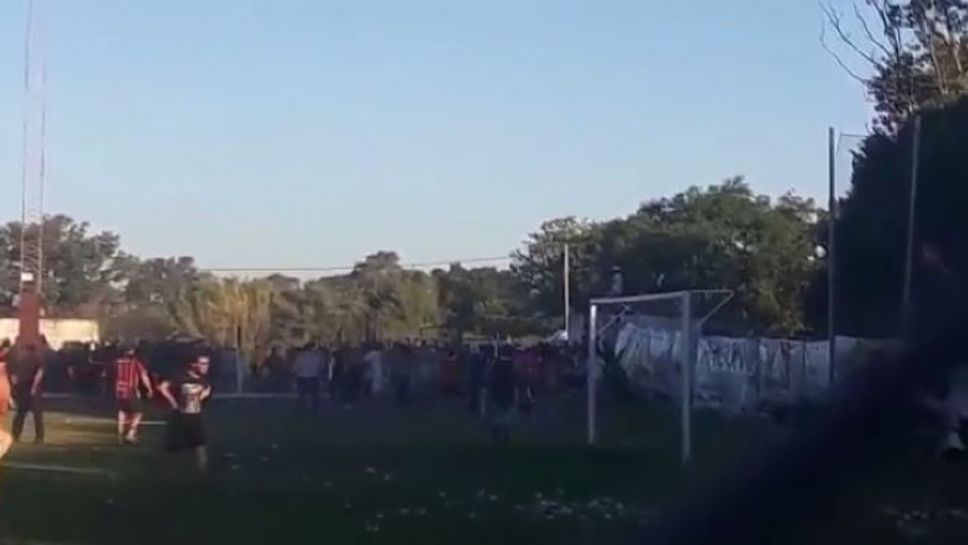 Невиждан терор: полицаи надупчиха футболист с 13 куршума по време на мач