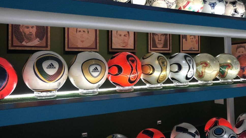 Бивш рефер си направи музей с 800 футболни топки