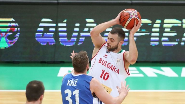 България без Павел Маринов срещу Исландия