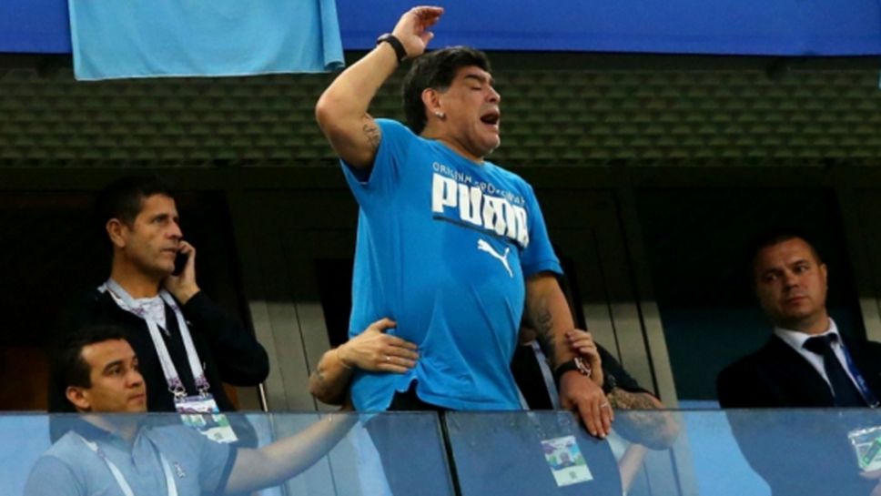 ФИФА скастри Марадона за поведението му