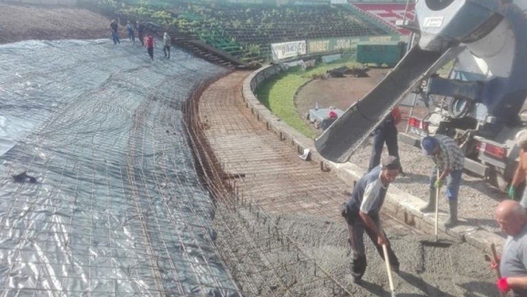 Ботев Вр започна ремонт на стадиона