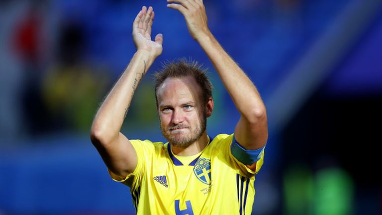 Капитанът на Швеция пропуска раждането на детето си, за да играе срещу Англия