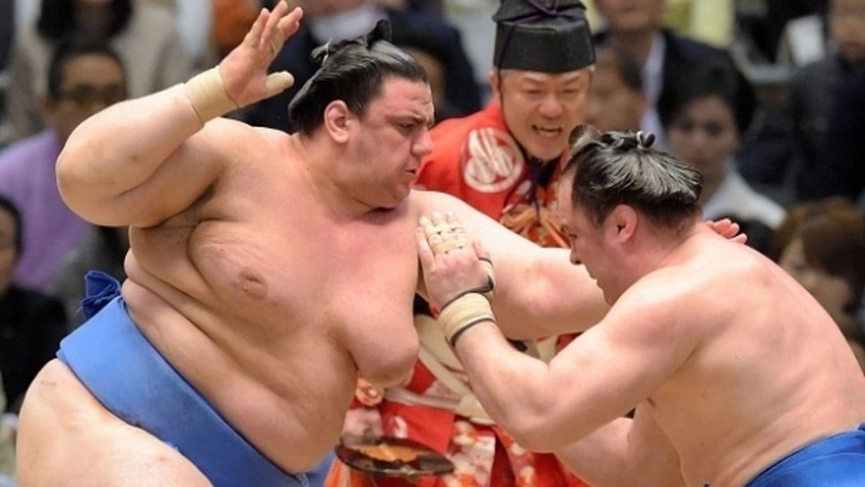 Аоияма стартира със загуба на турнира по сумо в Нагоя