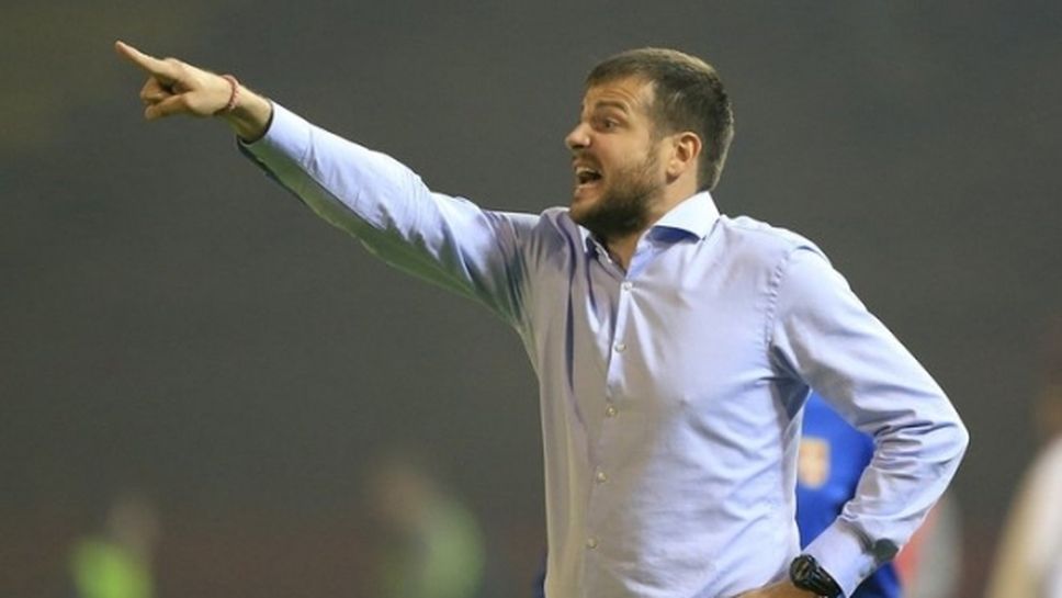Треньорът на "Реал от Ниш" изгонен след шоу на тъча и псувни (видео)