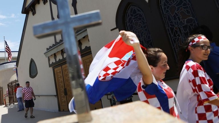 Хиляди хървати атакуват руската столица за историческия мач