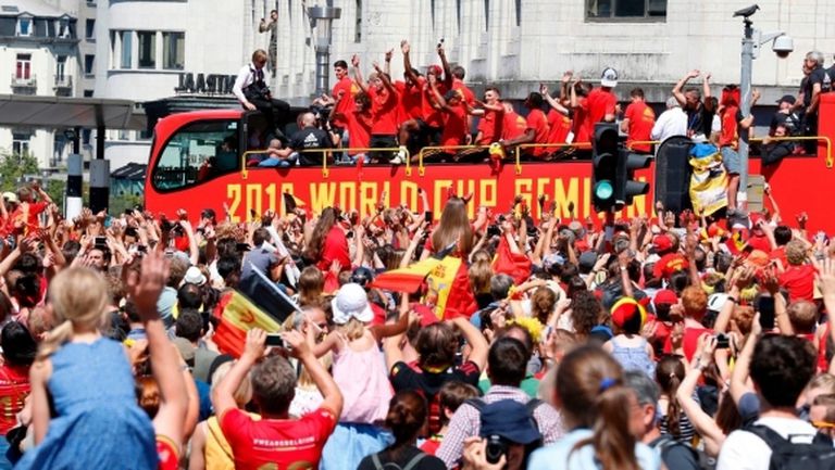 Хиляди белгийци посрещнаха "червените дяволи" в Брюксел