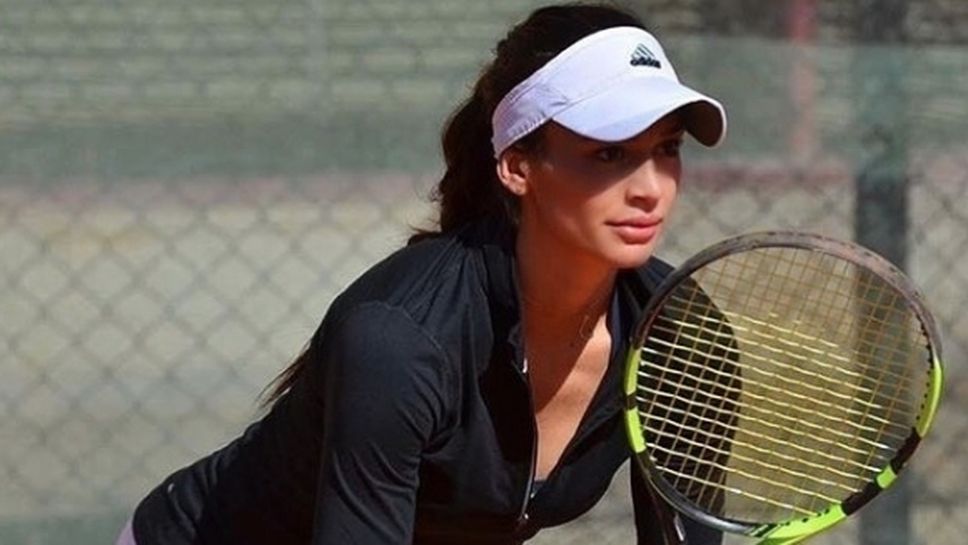 Вангелова отпадна на 1/4-финалите на двойки в Джакарта