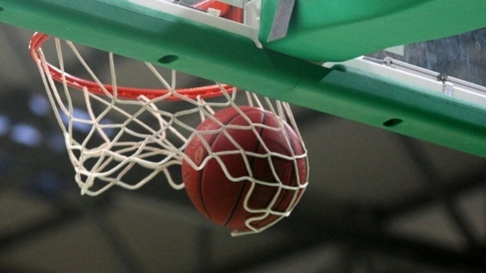 Победа и загуба за националите по баскетбол на колички в Гърция