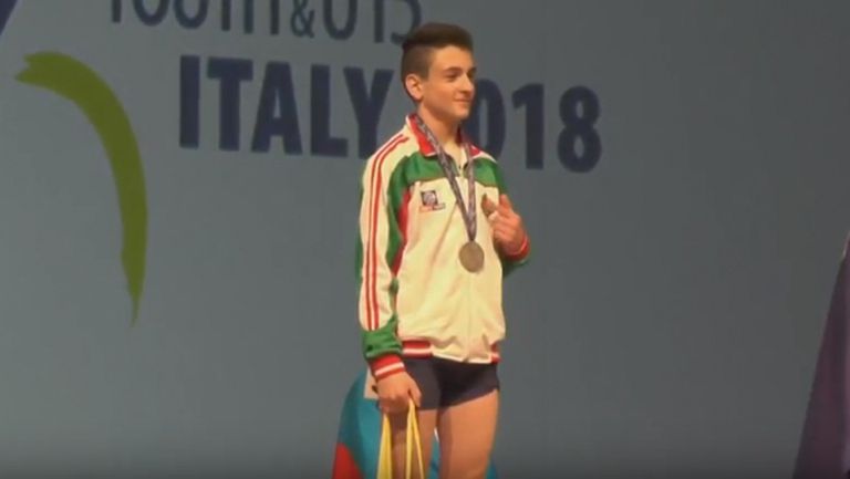 България с два сребърни медала още в първия ден на Европейското по щанги при младите