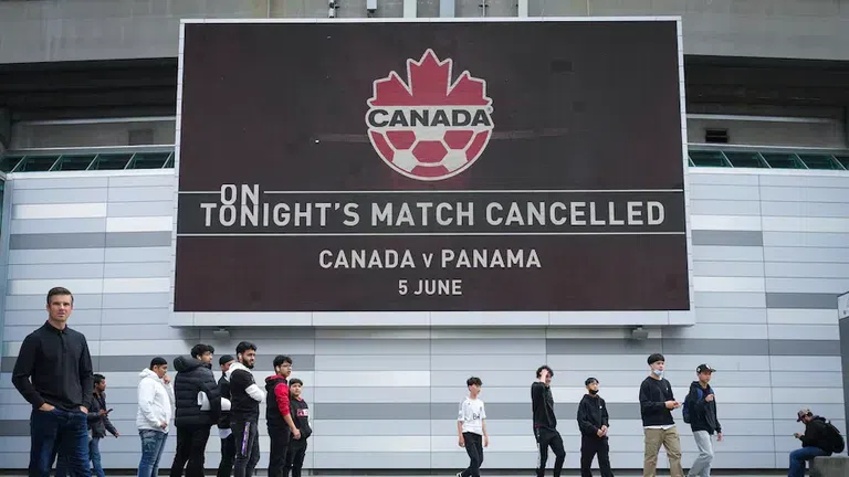 Футболистите от националния отбор на Канада подновиха подготовка след среща