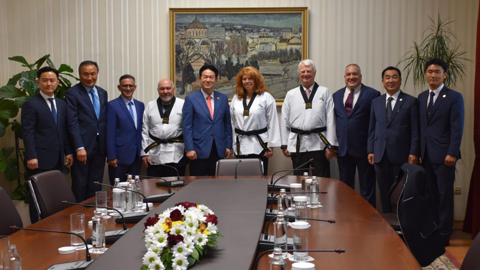 Вицепрезидентът Илияна Йотова получи 8-и почетен дан по таекуондо