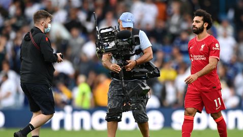  Осъдиха пускал незаконни стриймове за мачове от Премиър лийг да върне 1 милион паунда 