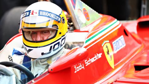 Бивш шампион се обърна към Ферари за помощ с ваденето на шофьорска книжка