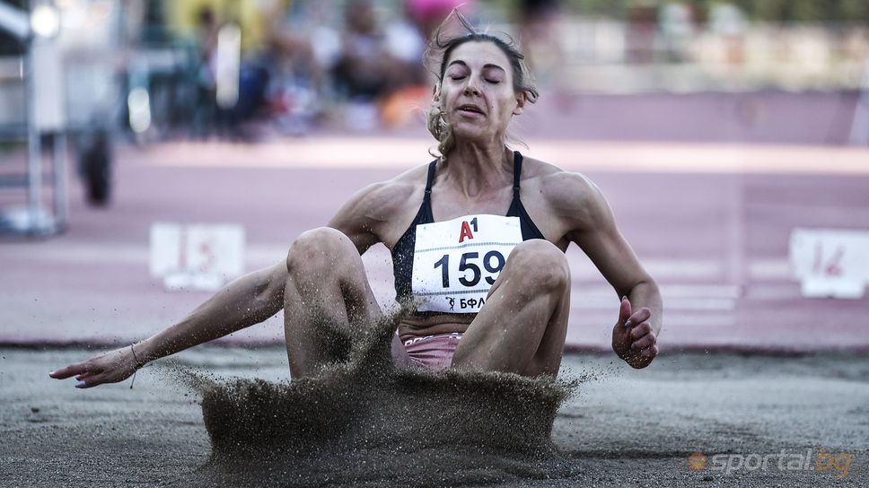 Галина Николова и Васил Русенов спечелиха скока на дължина при