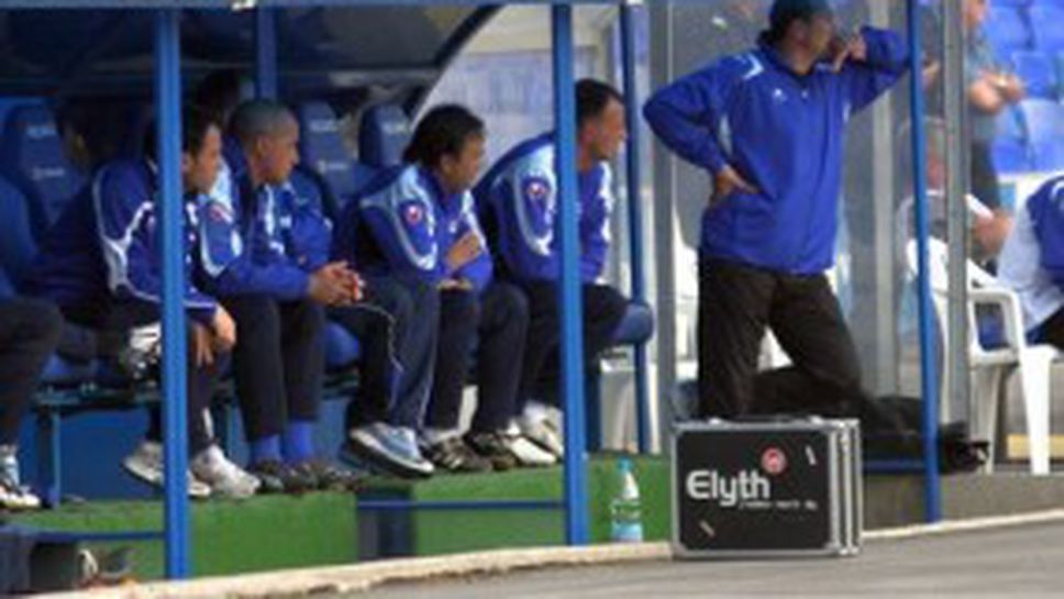 Батков остави Велев начело на Левски - назначи му нов помощник