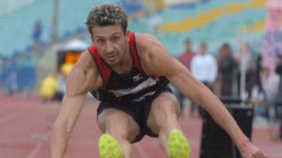 Квалификационна норма от 8.15 м за Николай Атанасов