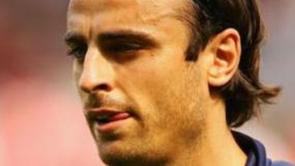 Байерн се намесва в битката за Бербатов