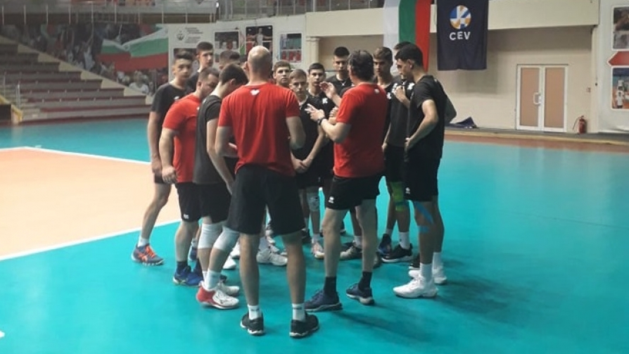 България U17 започна с убедителна победа в контролите с Турция
