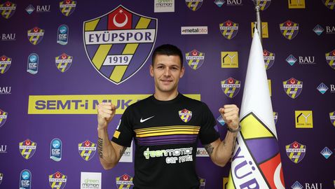  Левски договаря за Страхил Попов 