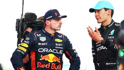  Бивш водач: Верстапен удари съзнателно Ръсел 