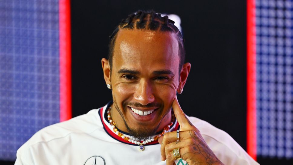 Мерцедес с официално предупреждение след издънка на Хамилтън