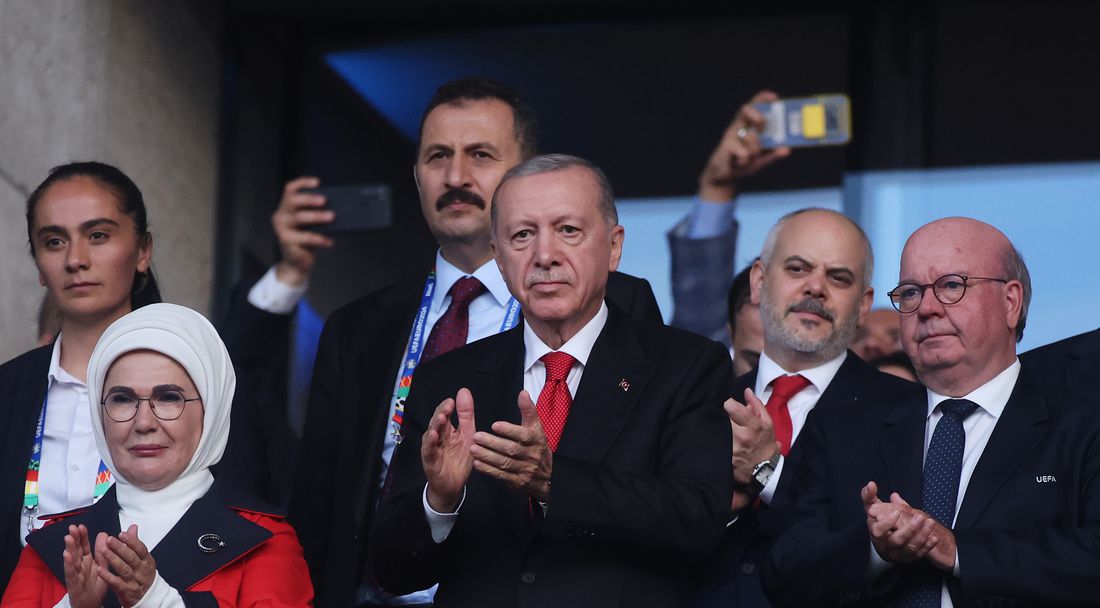 Ердоган към турските национали: Вие сте нашите шампиони