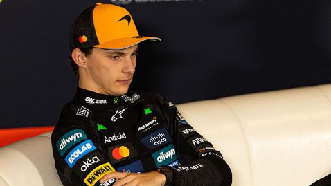  Защо от Макларън не размениха позициите на двамата си водачи 