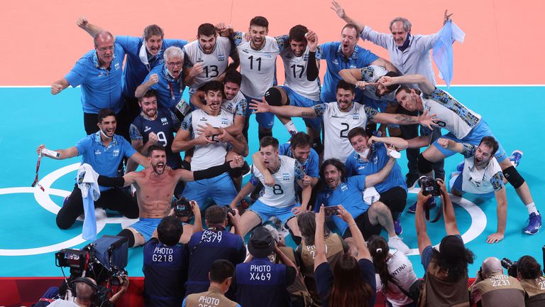 Аржентина излъга Бразилия и стигна до бронзовите медали в Токио 🏐