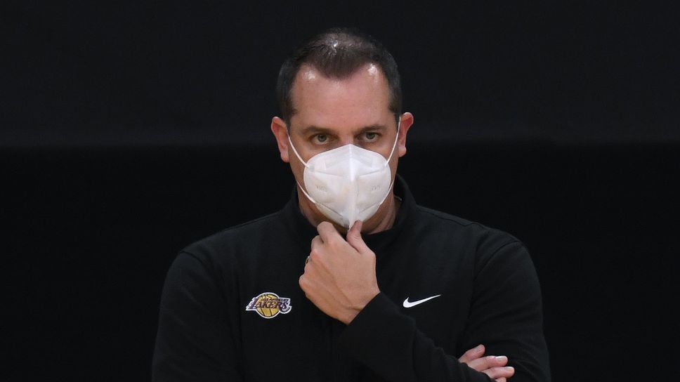 ЛА Лейкърс поднови договора на своя треньор