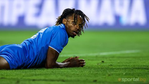  Левски няма да бърза с новия контракт на Петрис 