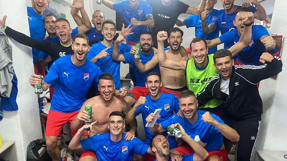 Асеновец продължава с победите на Югоизток