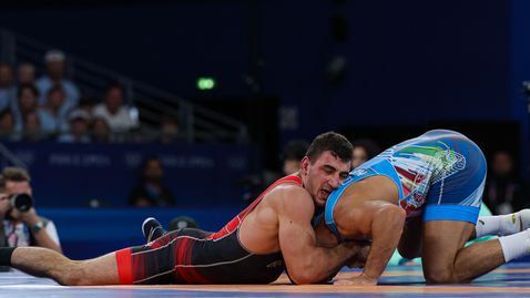 Новиков реагира в социалните мрежи на скандала в родната борба