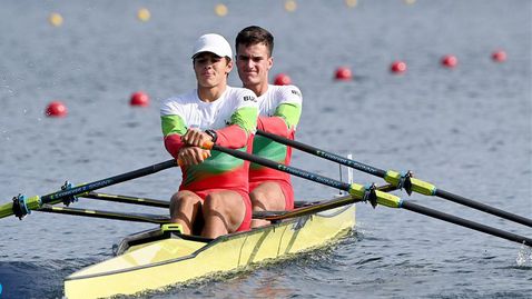  Александър Киров и Валентин Андонов на полуфинал на Световното по гребане до 19 години 