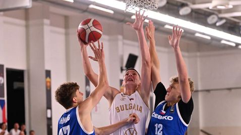 Кадетите до 16 години стартираха с поражение от Чехия на Европейското първенство