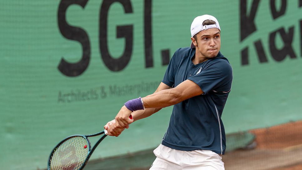 Александър Василев в топ 8 на турнира на ITF в София