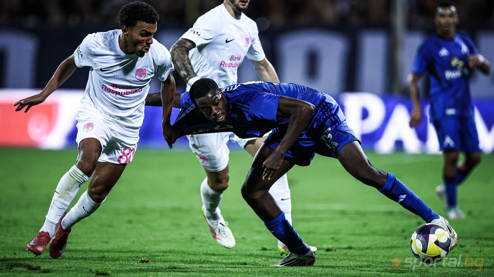 Веласкес иска да "събуди" едно от крилата си