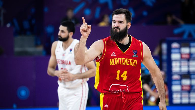 Националният отбор на Черна гора се класира за елиминационната фаза